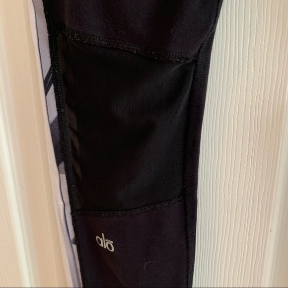 ALO Yoga Leggings - Picture 6 of 8